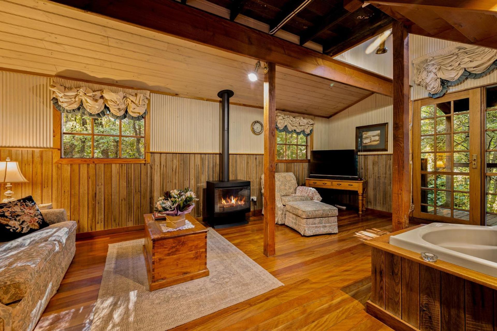 Arnica Views Summit Retreat Bed and Breakfast Mount Dandenong Buitenkant foto