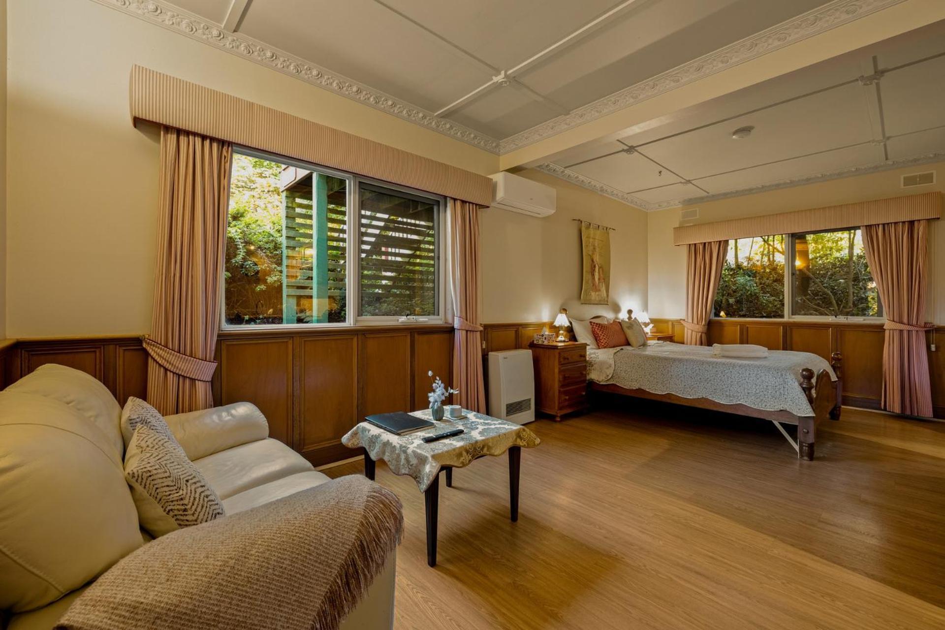 Arnica Views Summit Retreat Bed and Breakfast Mount Dandenong Buitenkant foto