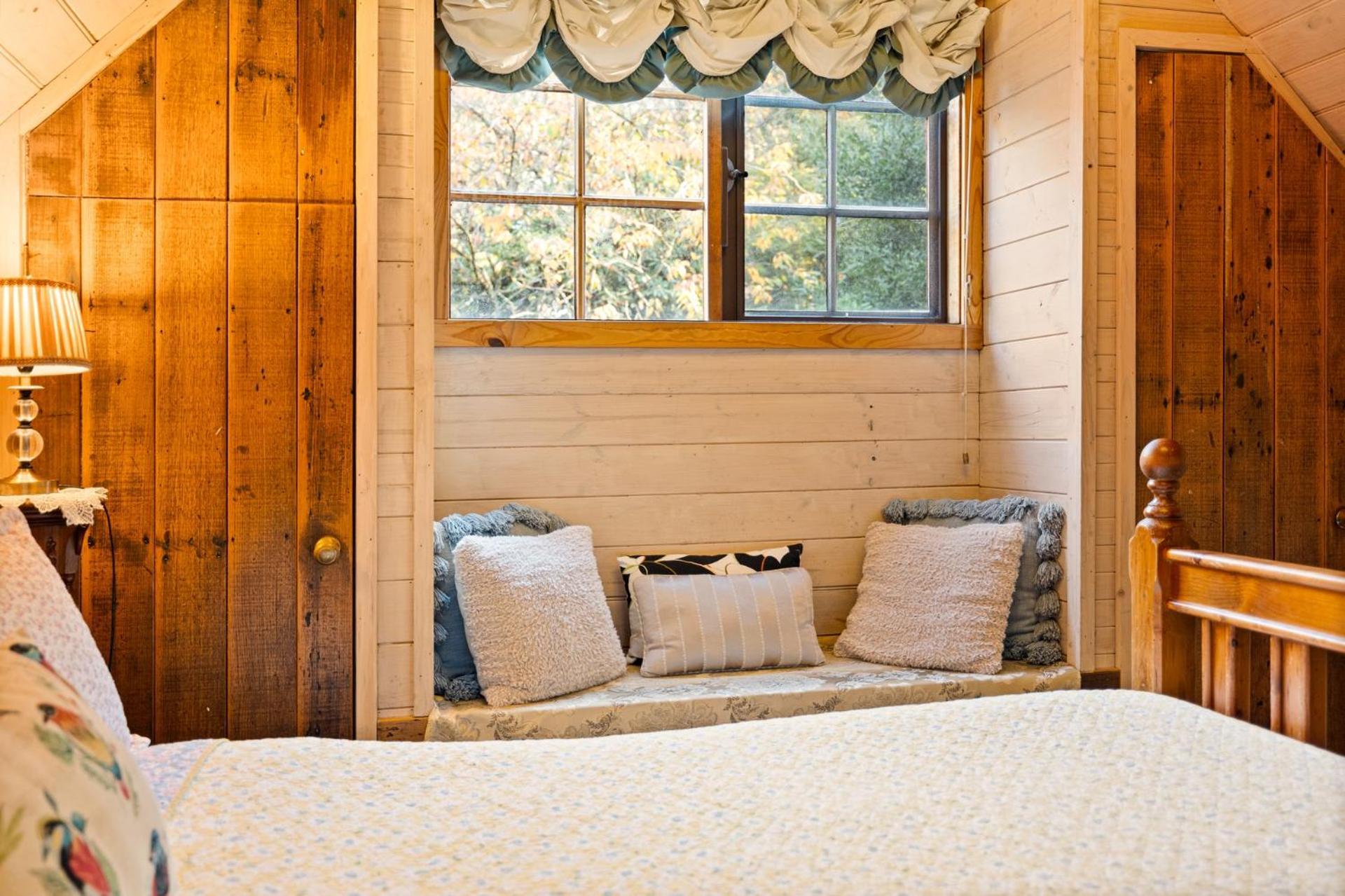Arnica Views Summit Retreat Bed and Breakfast Mount Dandenong Buitenkant foto
